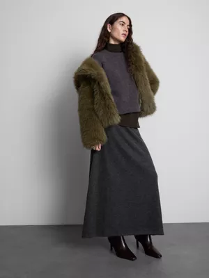 Lujosa chaqueta de pelo sintético con capucha