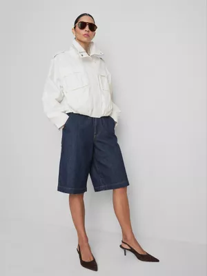 Chubasquero ligero con bolsillo de parche de Coleen