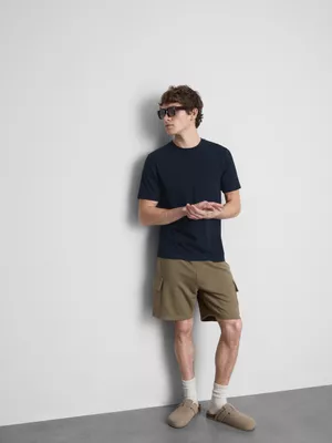 Camiseta de manga corta y corte entallado