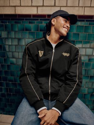 Chaqueta con cremallera bordada Guinness