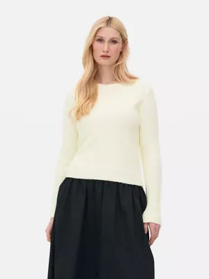 Jersey acanalado con escote oblicuo