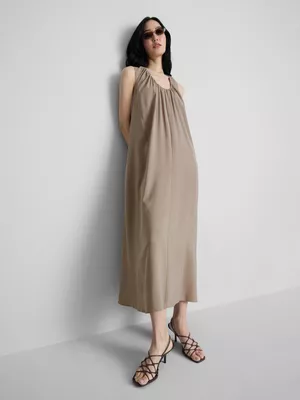 Vestido largo trapezoidal de The Edit