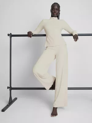 Chaqueta deportiva de canalé con cremallera