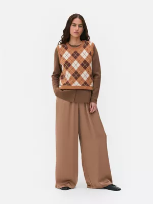 Pantalones de satén de pernera ancha de The Edit
